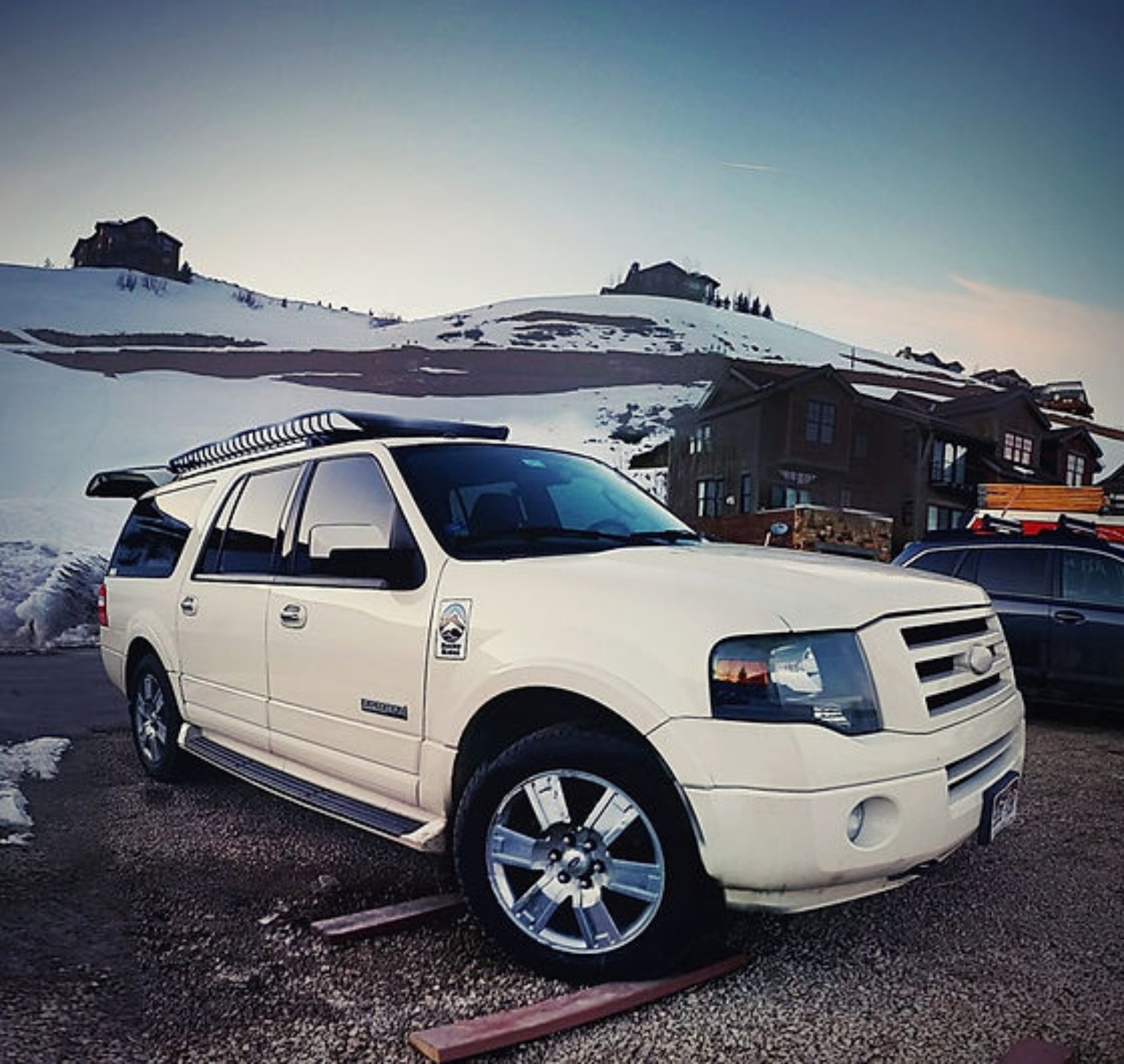 Rocky Rides local transportation vehicle in Crested Butte snow